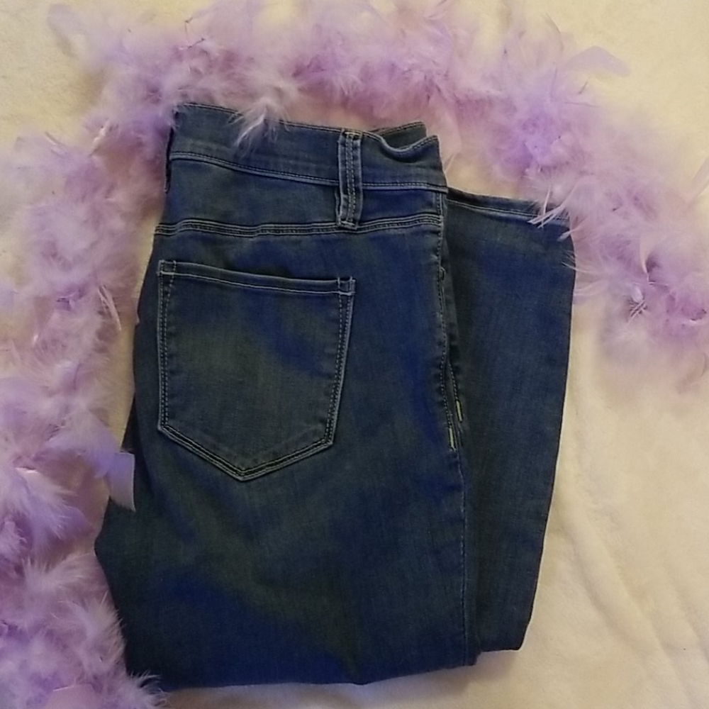Women's Ann Taylor Jeans Modern Fit Skinny size 4 - Picture 1 of 7